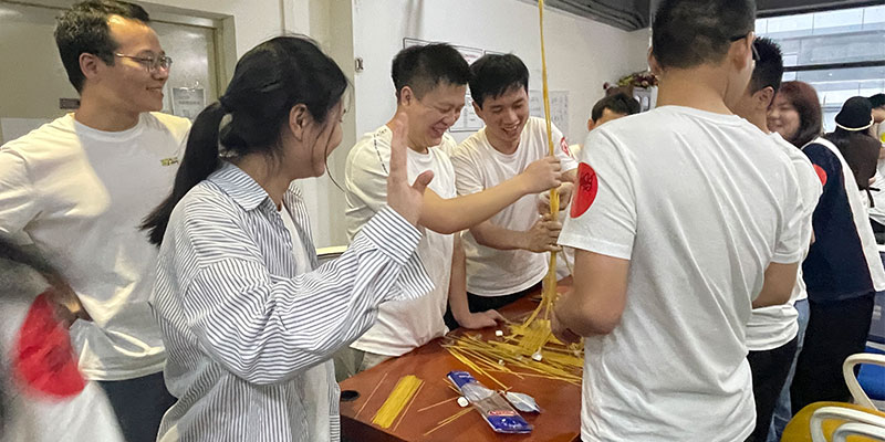 赫名視顯室內(nèi)拓展《凝聚力量，高效協(xié)作》