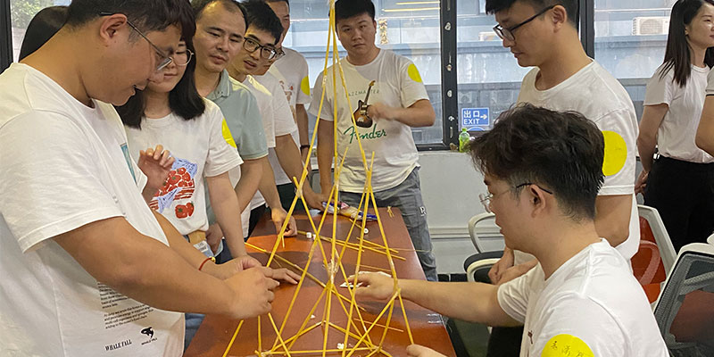 赫名視顯室內(nèi)拓展《凝聚力量，高效協(xié)作》